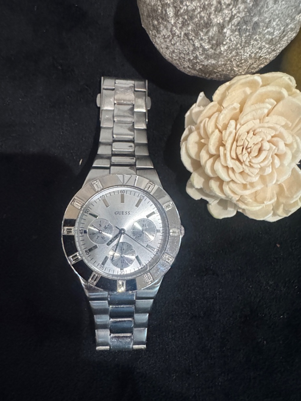 GUESS Silver-Tone Multifunction Crystal Accent Women’s Watch brand new